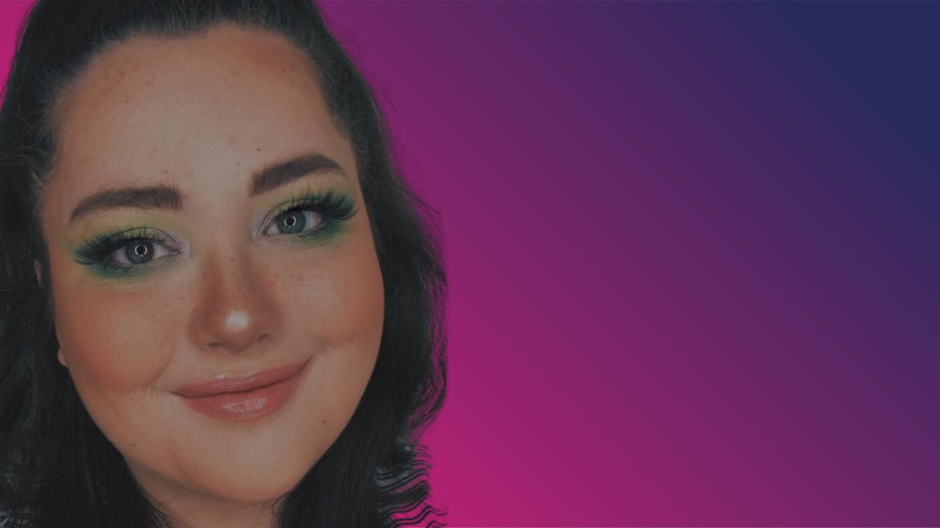 Image shows Rachael smiling to the camera.
